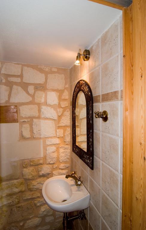 Ostria Villa *