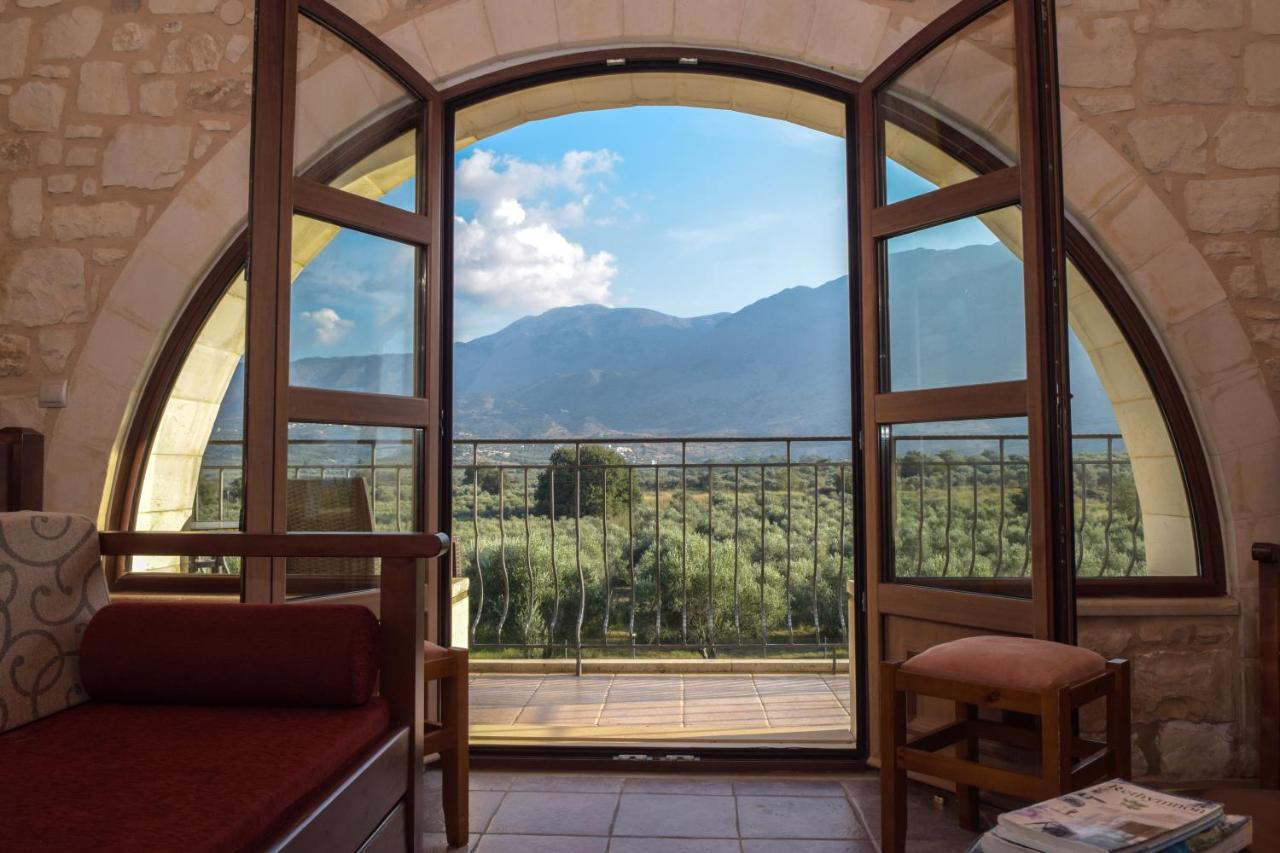 Ostria Villa